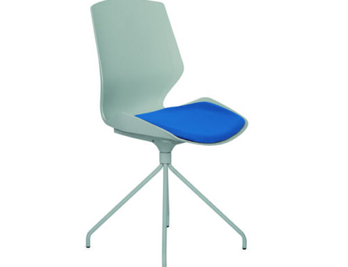 Silla con base spyder, asiento con PAD tapizado, modelo AB-310.